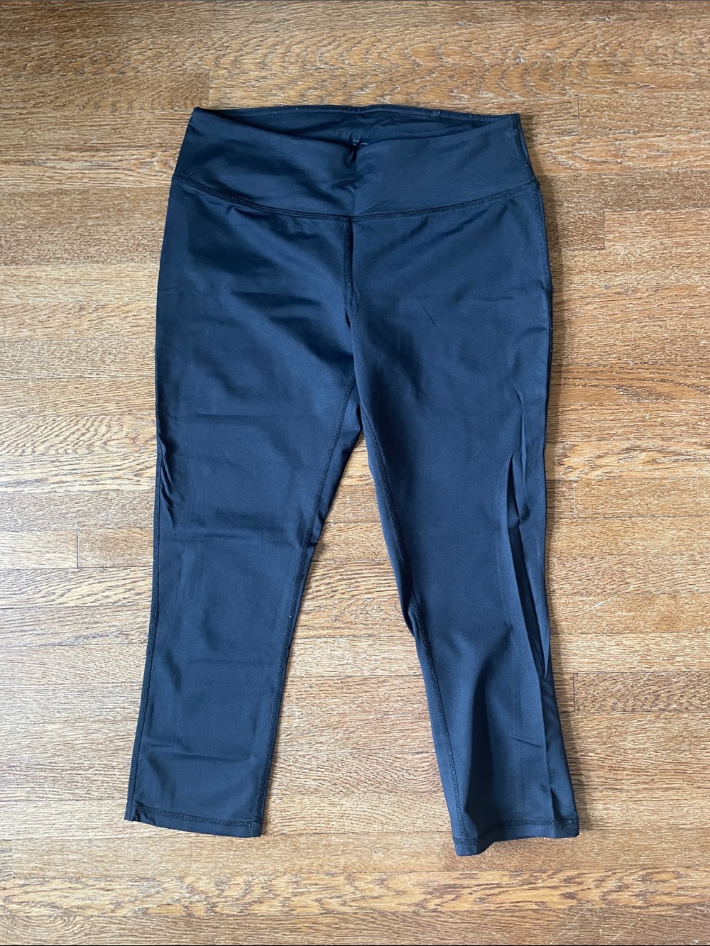 Black High-Waist Cropped Active Leggings - Picture 1 of 2